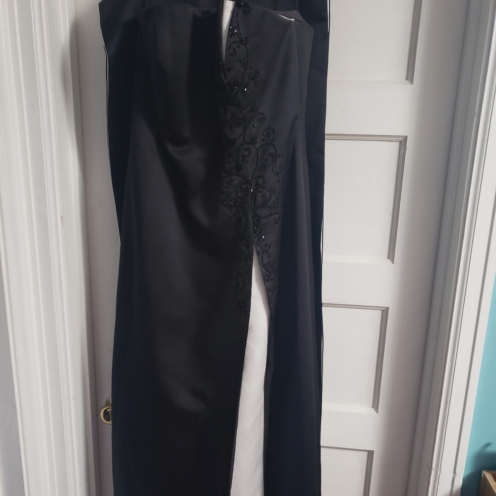 Formal dress - Picture 2 of 2